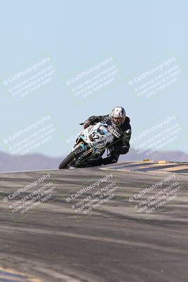 media/Dec-07-2025-CVMA (Sun) [[3e7d2de5dc]]/Race 7-Formula Lightweight Twins Shootout/